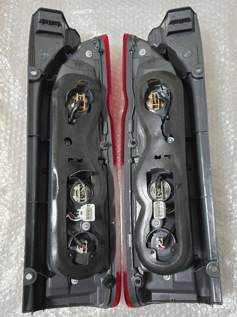200系 ハイエース 純正 トヨタ テールランプ 左右セット ¹³