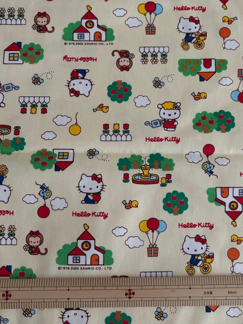 2005年製 サンリオ ハローキティ 平成レトロ 生地 はぎれ 約70cmSanrio NEXPOTALLINN_EU