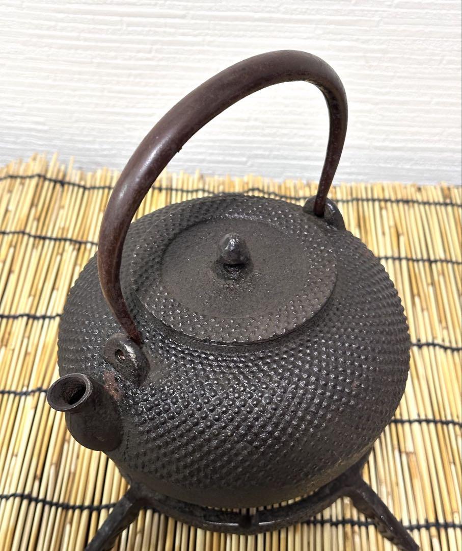ＵＳＥＤ、良品　南部釜師造　別誂丸アラレ　鉄瓶　南部鉄瓶　南部鉄器　調理器具