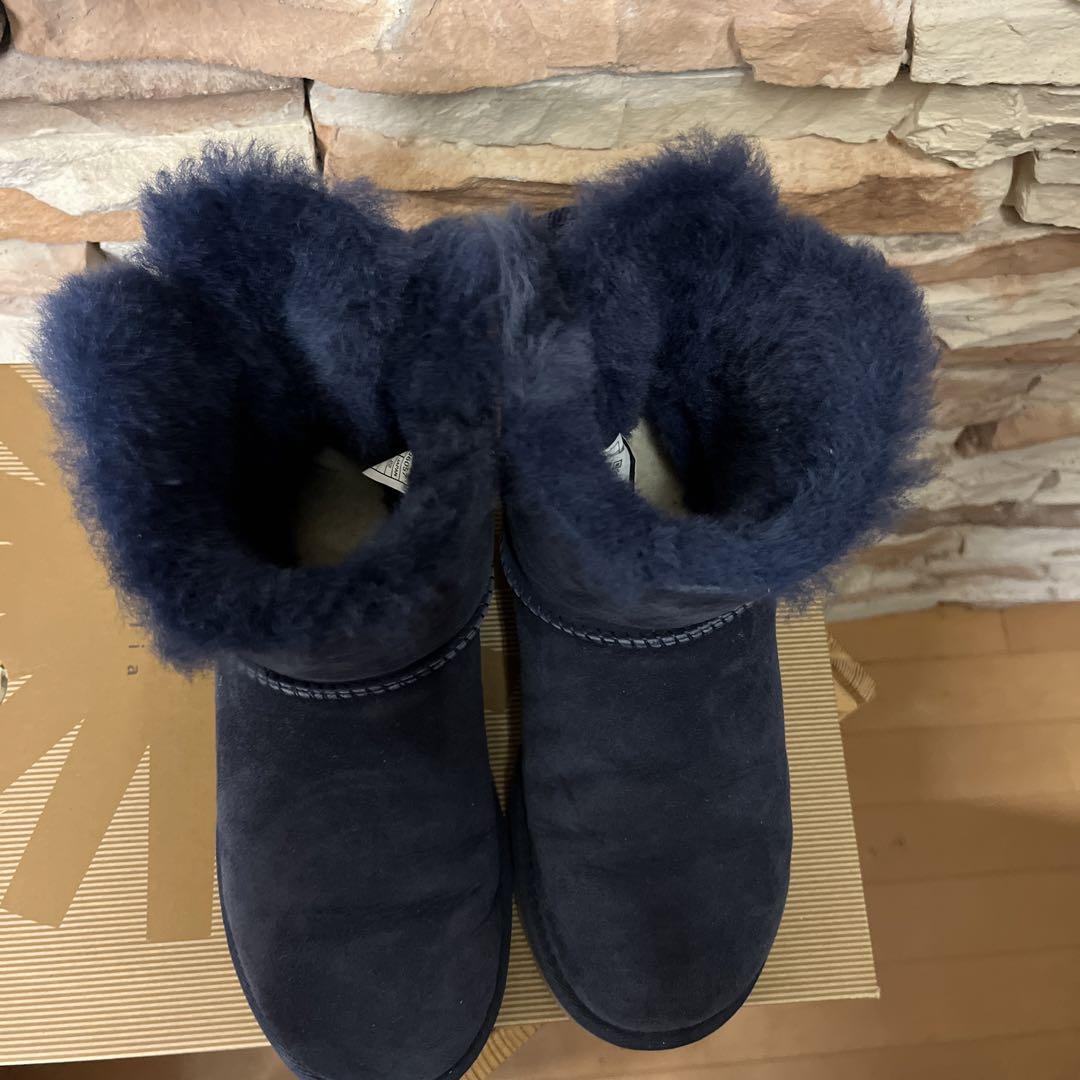 UGG ネイビー ムートンブーツ　サイズ6 UGG ムートンブーツ レディース クラシックショート 2 アグ