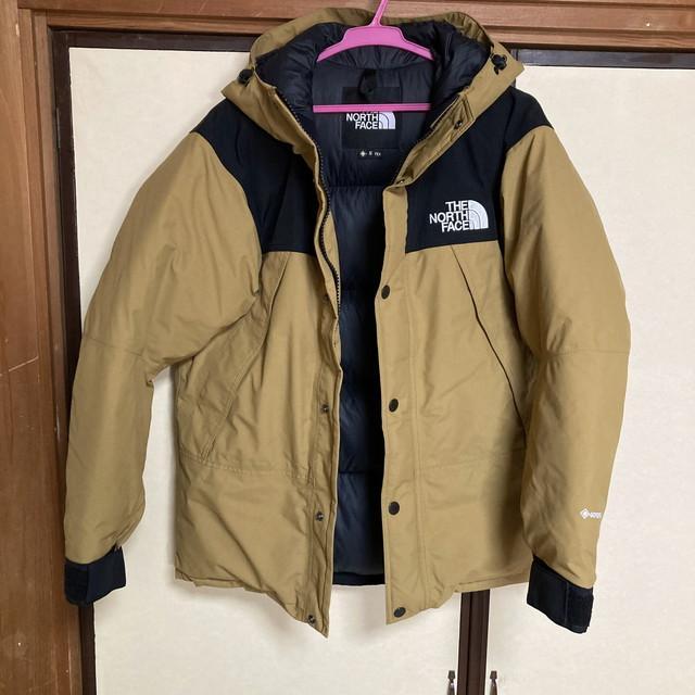 ベージュ