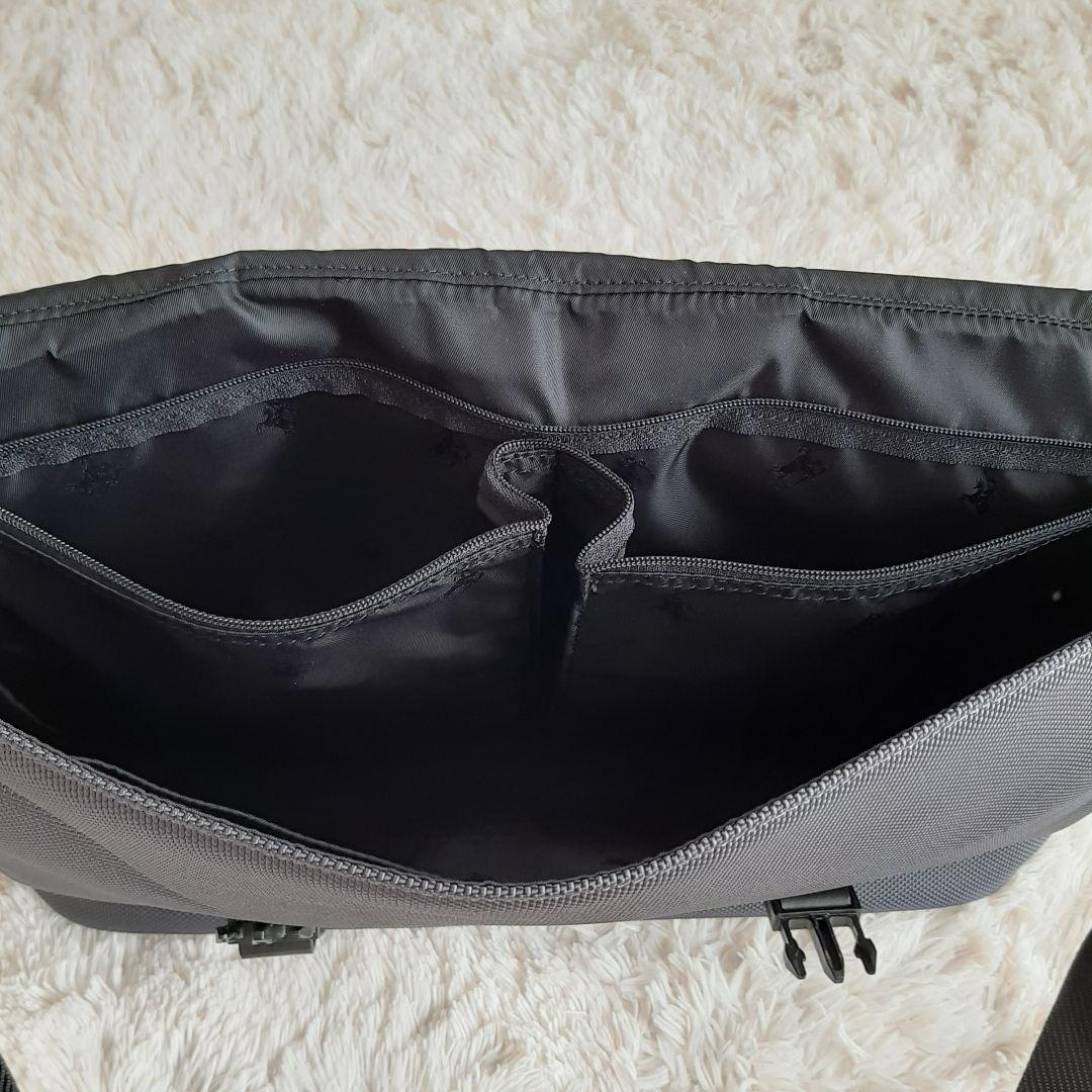 美品　burberry バーバリー メッセンジャーバッグ ショルダーバッグ