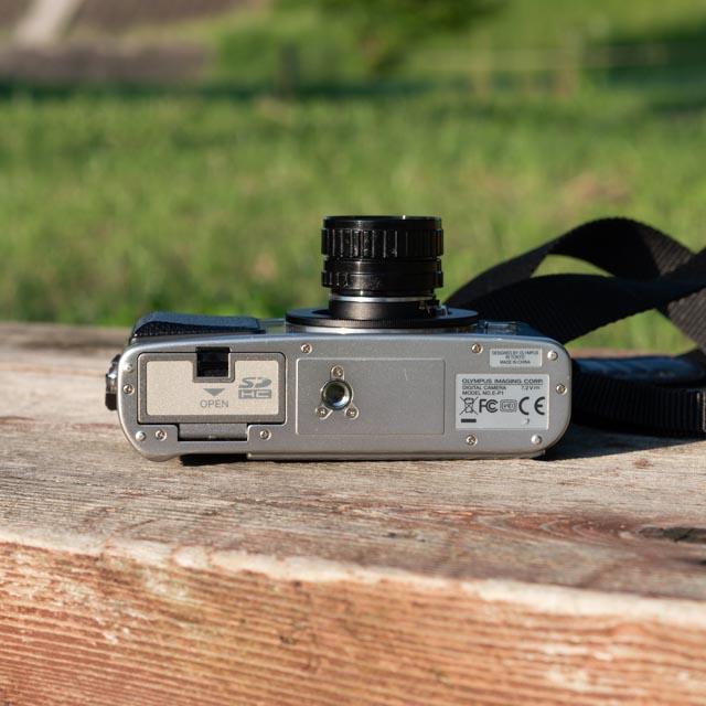 【写ルンです感覚のコンデジ】OLYMPUS PEN E-P1 18mm