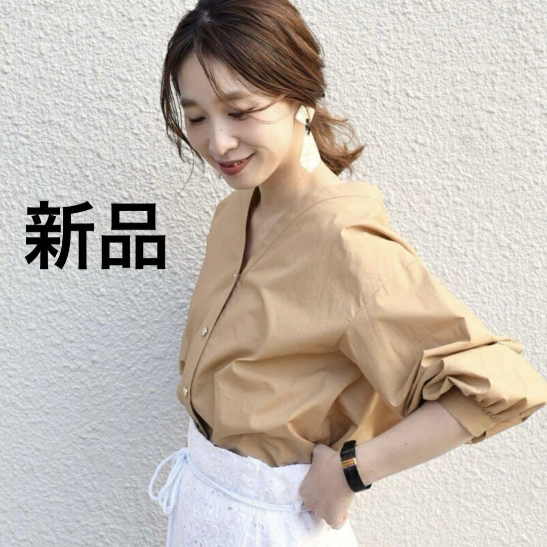 新品タグ付✨SHIPS 金ボタン ふわパフスリーブ Vネック シャツブラウス
