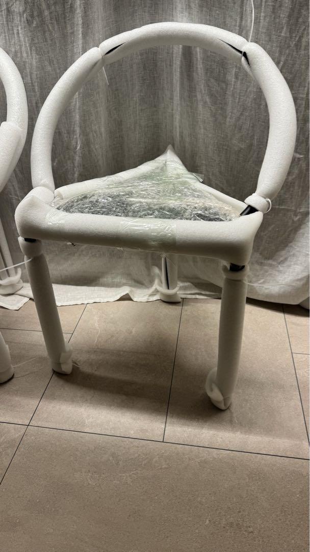 【新品・未使用】Triangolo Chair ダイニングチェア 椅子　シルバー