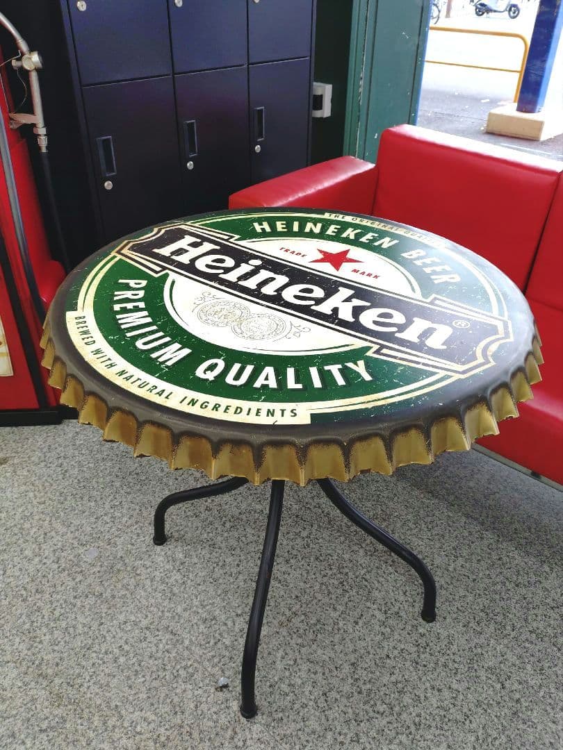 ヴィンテージ Heineken ハイネケン ボトルキャップ 王冠 テーブル MARWIL-DEMENAGEMENTS_CH