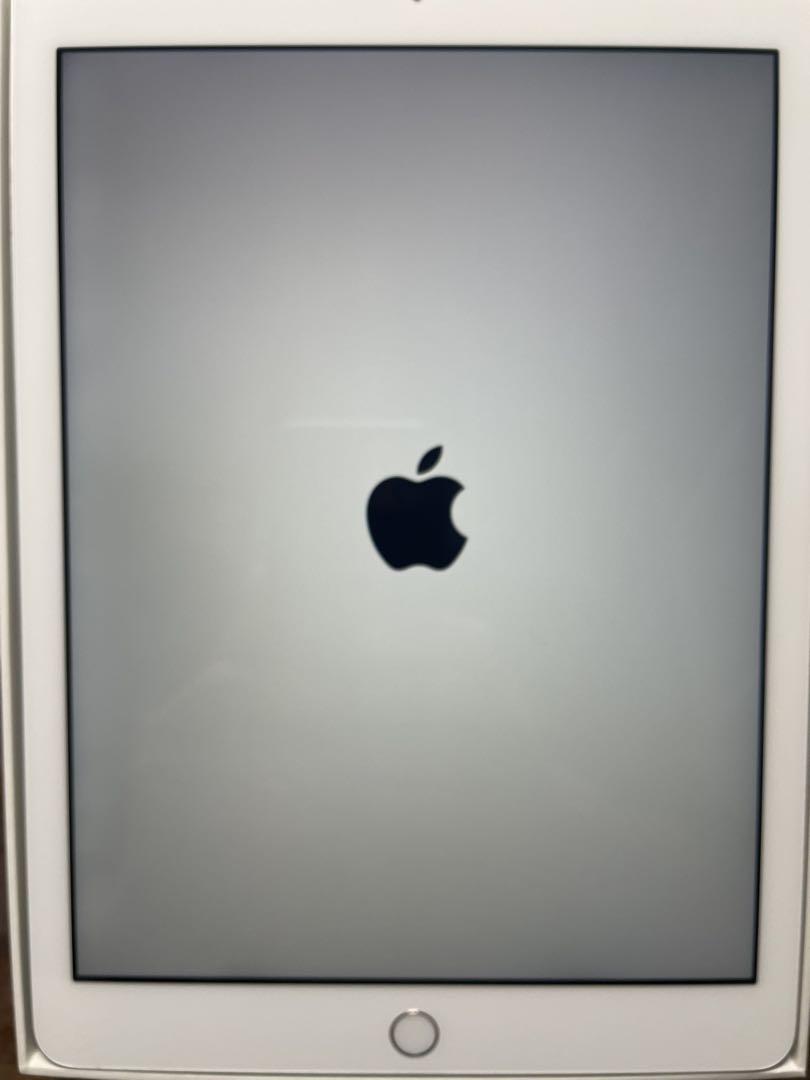 Apple iPad シルバー 本体(第5世代) 32GB SIMフリー