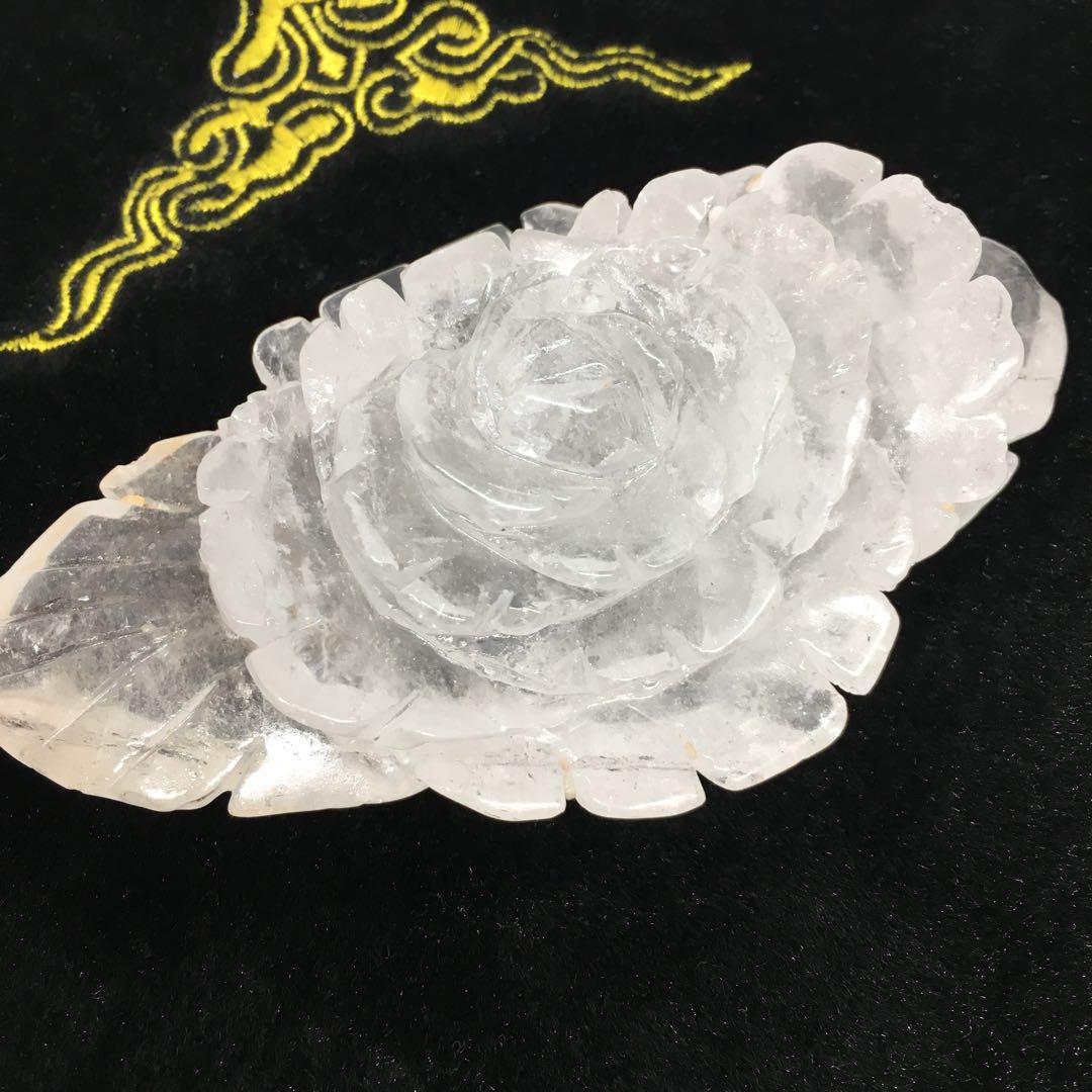 水晶✨バラの彫刻✨290ｇの水晶置物✨