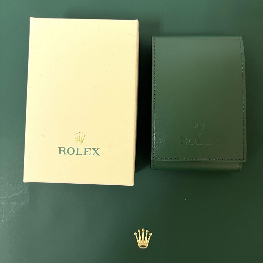 ROLEX ノベルティ 時計　グリーンレザー ウォッチケース 箱とその他付属品