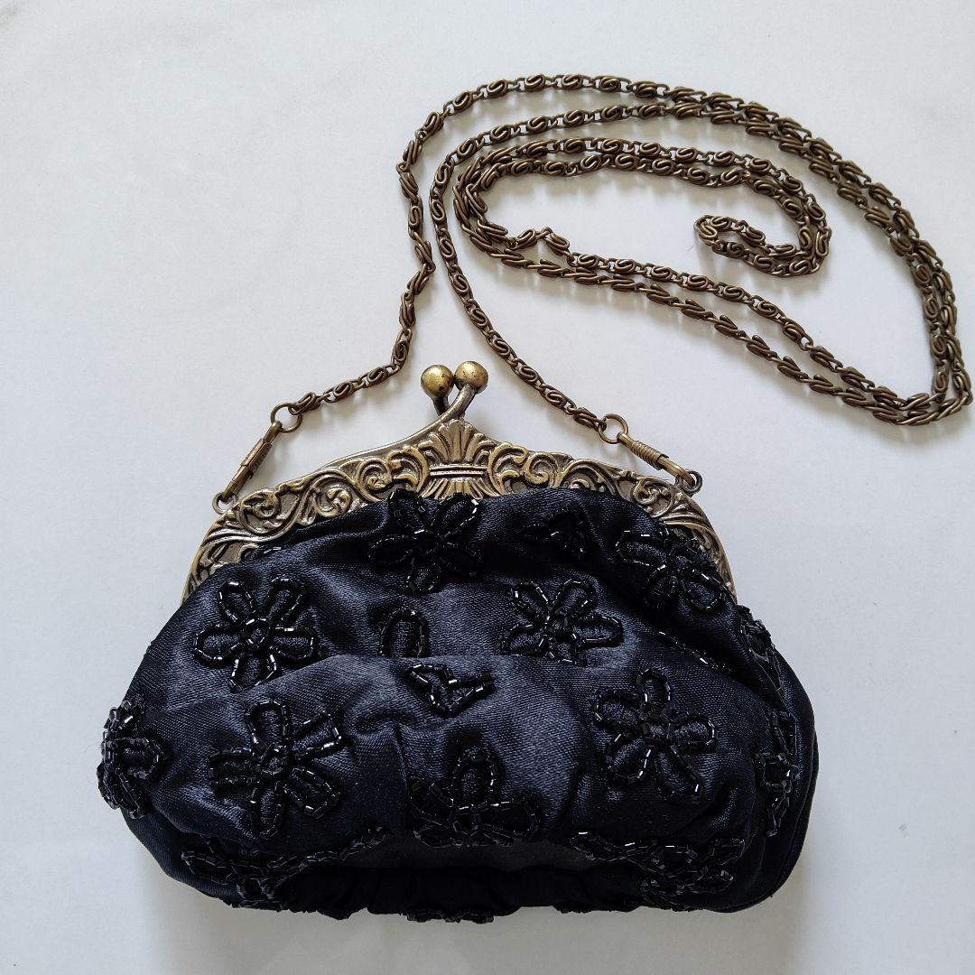 ★ サコッシュ(ビーズ刺繍 )★ 冠婚葬祭 等々に最適