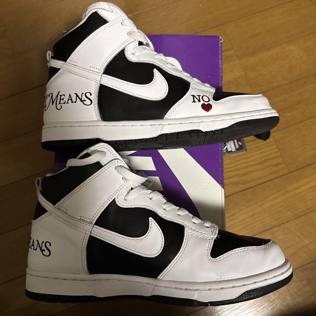 靴 supreme NIKE SB DUNK