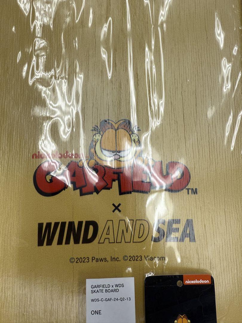 WIND AND SEA × GARFIELD SKATE BOARD
