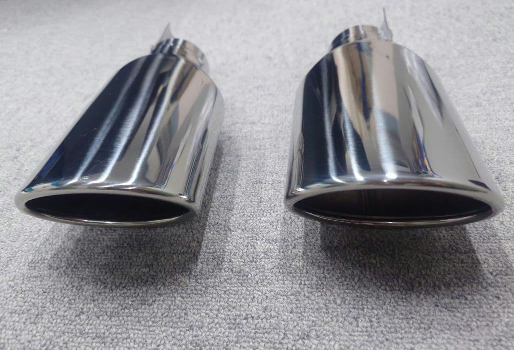 マフラーカッター目立った傷や汚れなし