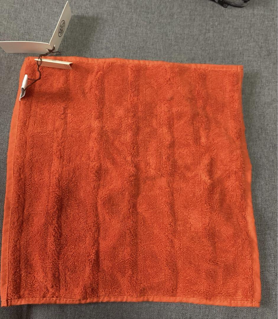 HERMES オレンジ タオルハンカチ 新品タグ付き