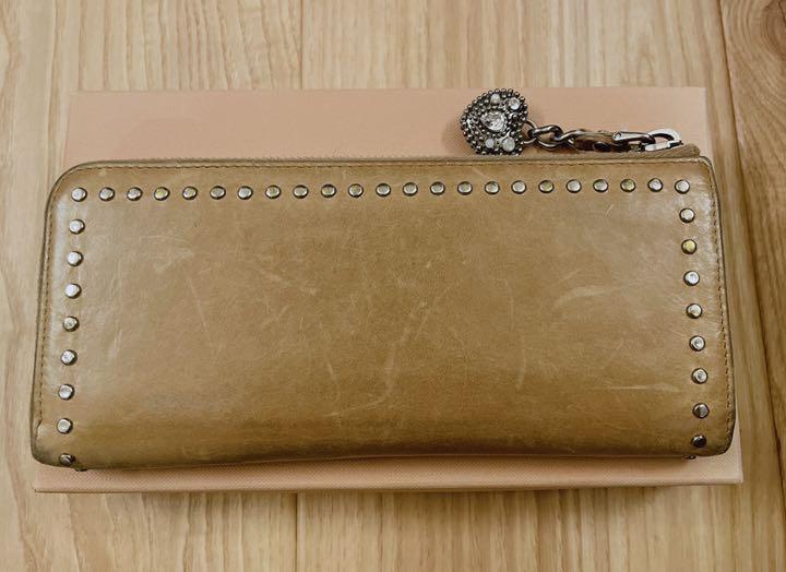 正規店低価 MIU MIU ハートチャーム付き 長財布 DUVpb-m96318744681 人気格安