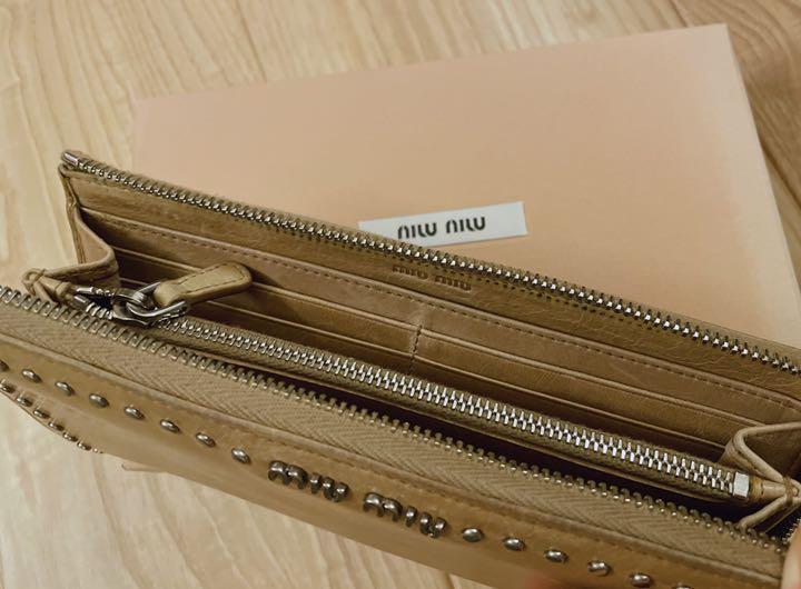 正規店低価 MIU MIU ハートチャーム付き 長財布 DUVpb-m96318744681 人気格安