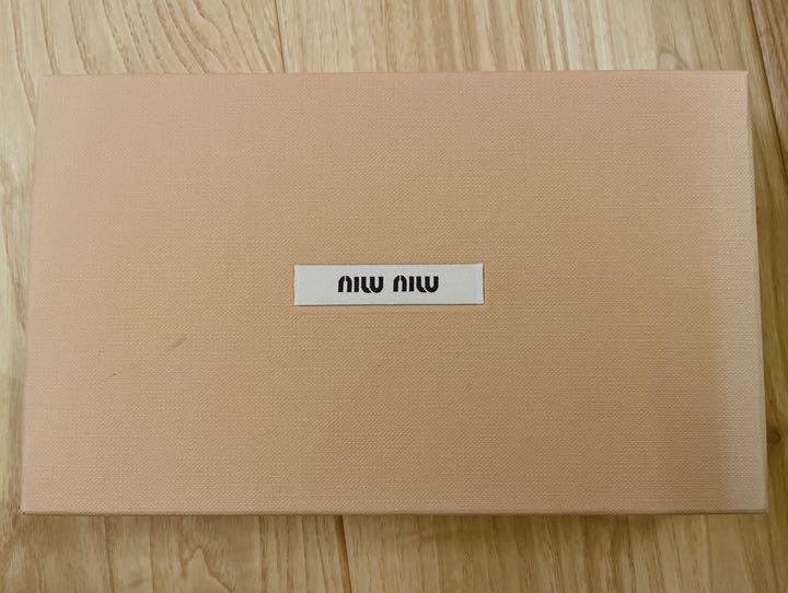 正規店低価 MIU MIU ハートチャーム付き 長財布 DUVpb-m96318744681 人気格安