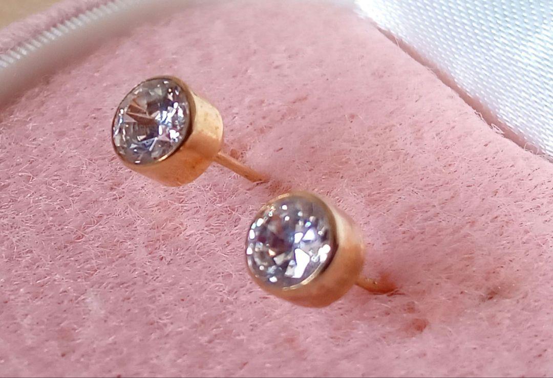 K18 ピアス 透明石5mm K18 ピアス 透明石5mm