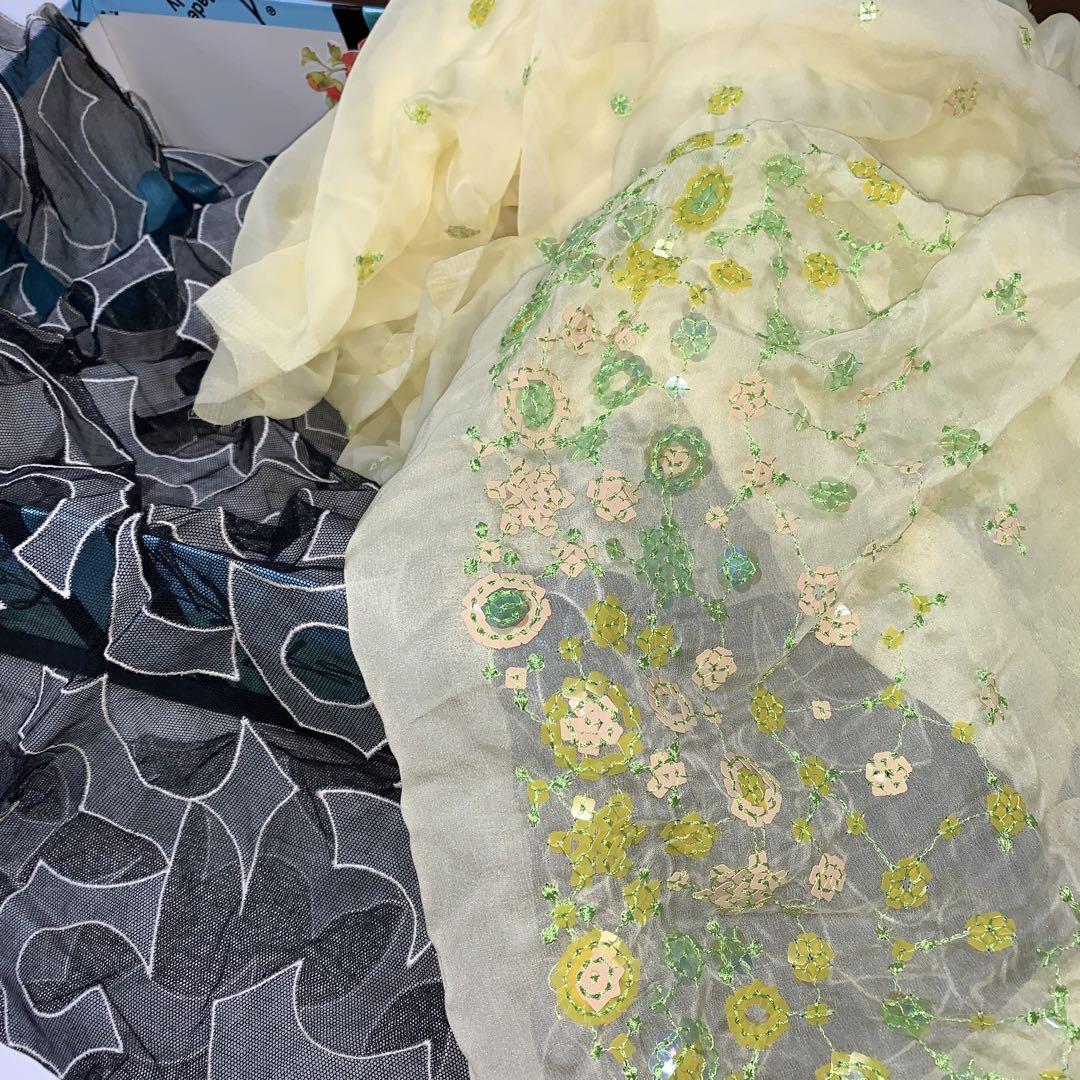 フランスチュールレス、スパンコール刺繍