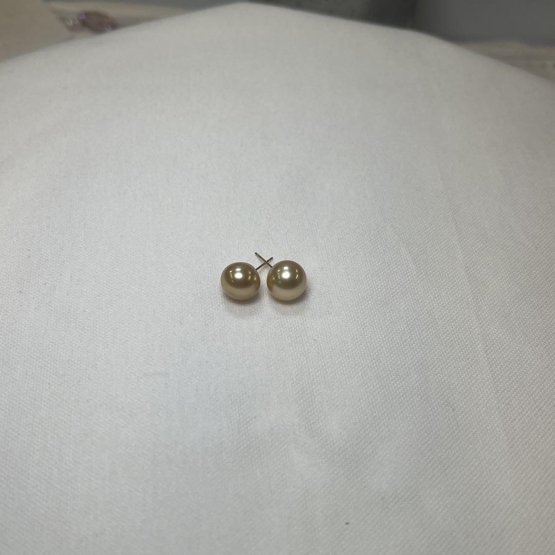 682 テリA++【白蝶真珠　ピアス】南洋真珠　10mm K18YG 本真珠
