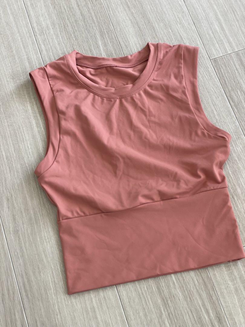 【超お買い得！】 ALo yoga のタンクトップ！新品サイズ8 - メルカリ トップス