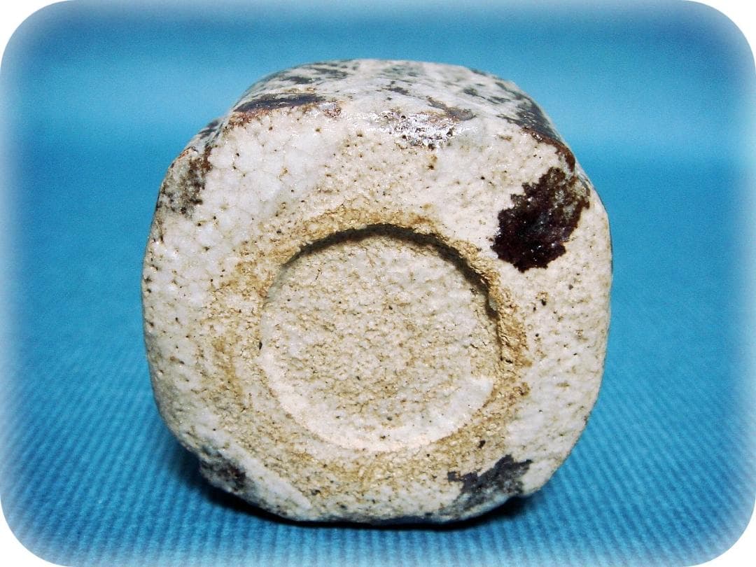 611『鼠志野 四方入角 猪口』ぐい呑み /骨董品 古美術 古玩