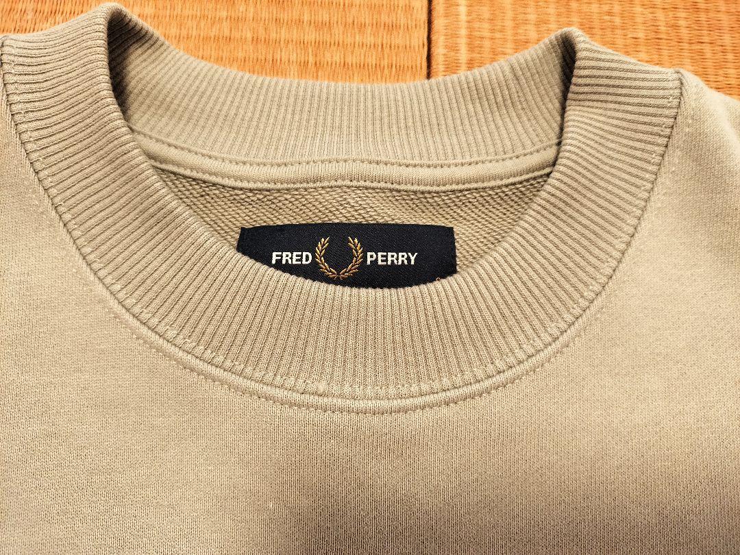 FRED PERRY グレー クルーネック トレーナー
