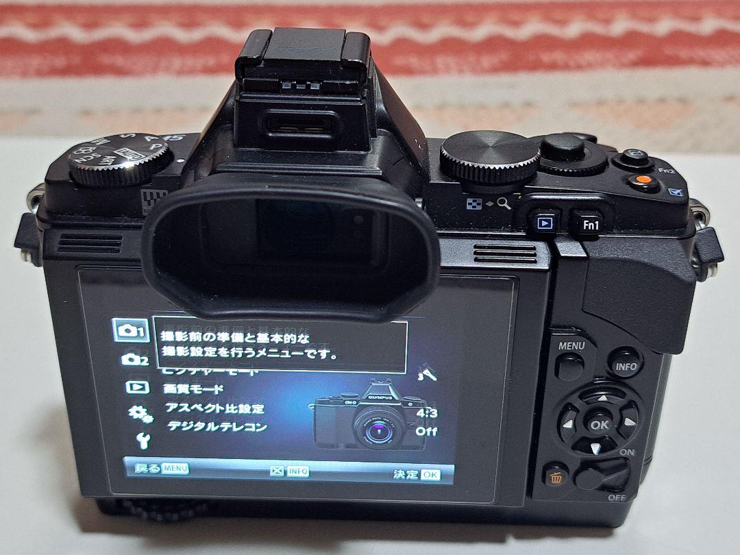OM-D EM-5 パワーバッテリーホルダー　 予備純正バッテリー3個付