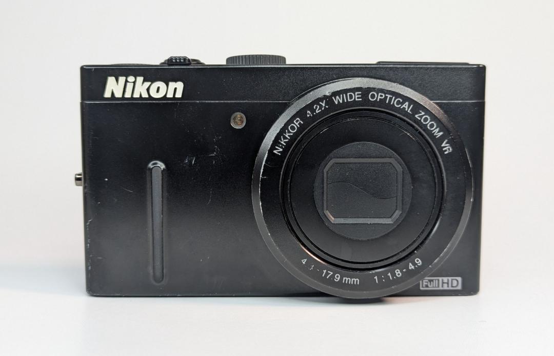 Nikon COOLPIX P300 デジタルカメラ 動作可、充電器付 - メルカリ
