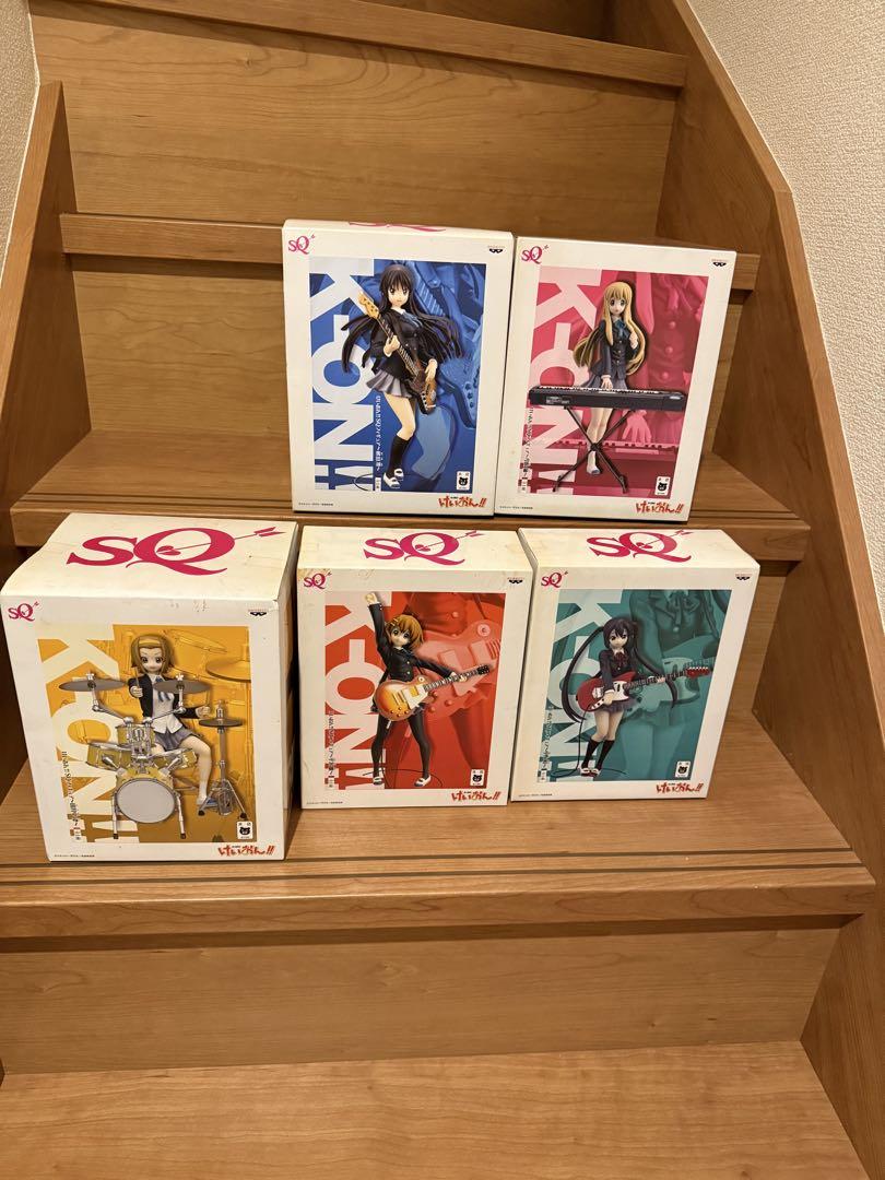 SQシリーズ 琴吹 紬 フィギュア エレキギター付き　5体セットです。
