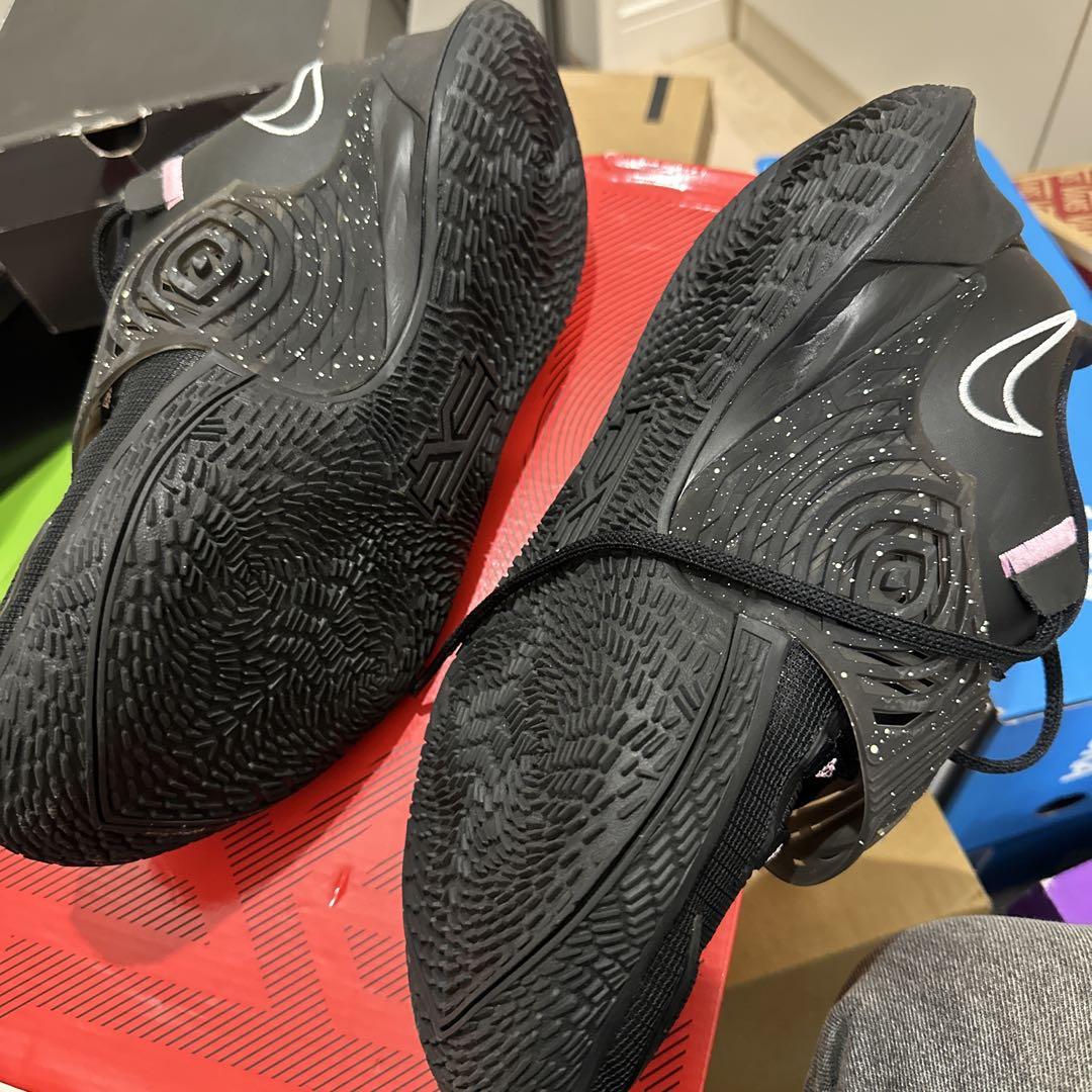 Nike ブラック スニーカー カイリー ロー 3ep