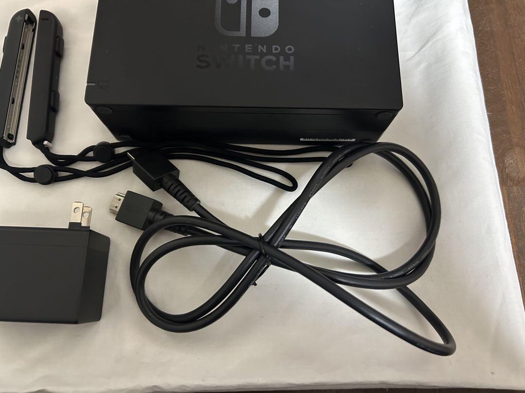 美品 Nintendo Switch ネオンブルー/ ネオンレッド