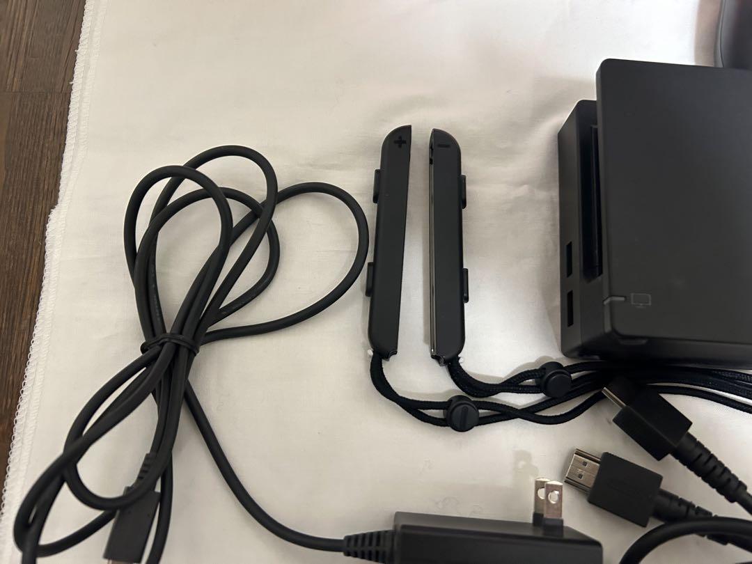美品 Nintendo Switch ネオンブルー/ ネオンレッド