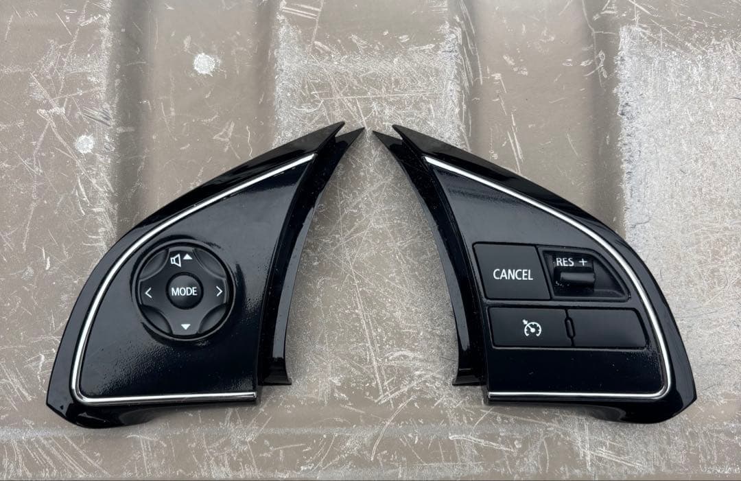 ステアリングスイッチ 左右2個セット ブラック三菱