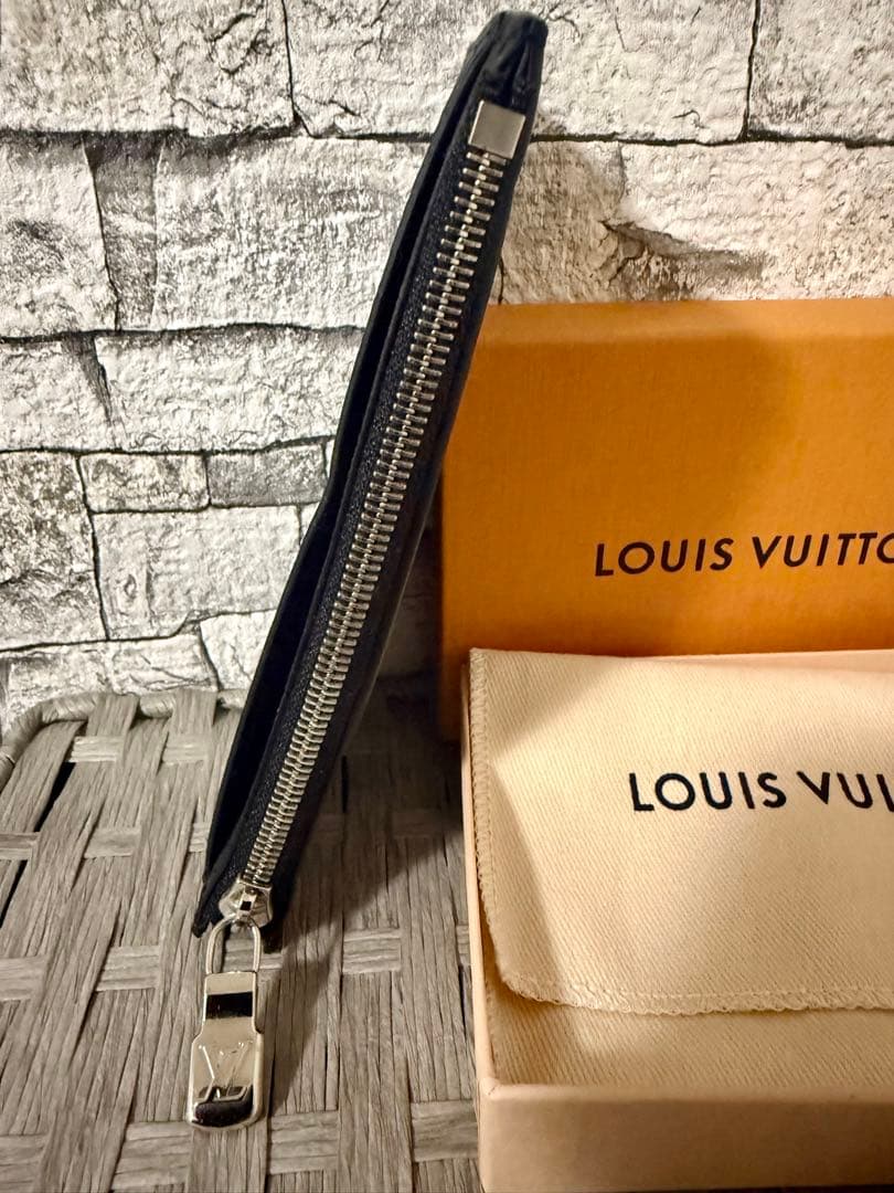 VUITTONダミエグラフィット