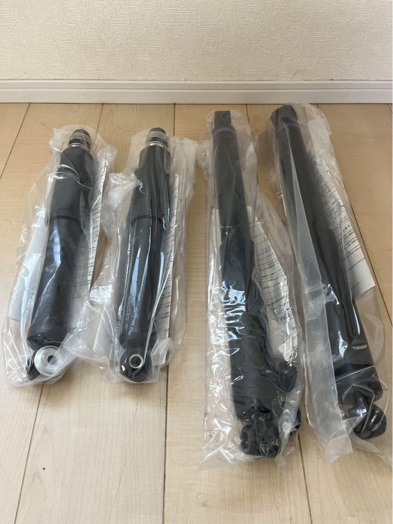ハイエース7型新車外しショックアブソーバー 4個セット