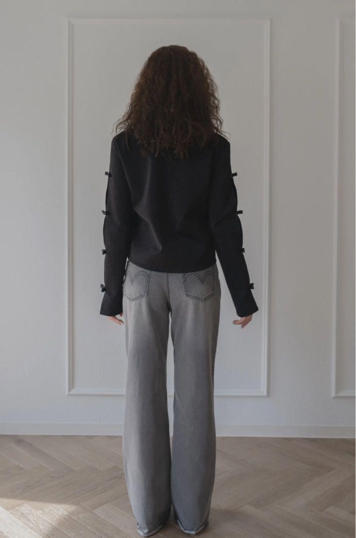 GRAY S