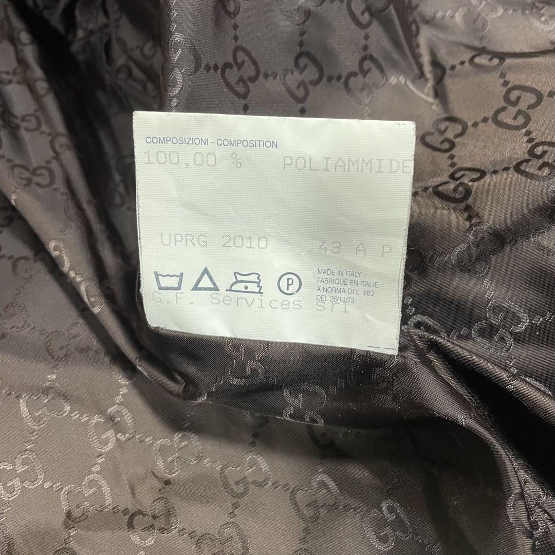 GUCCI GG柄　ダウンジャケット　イタリア製　シンプルデザイン　茶　M