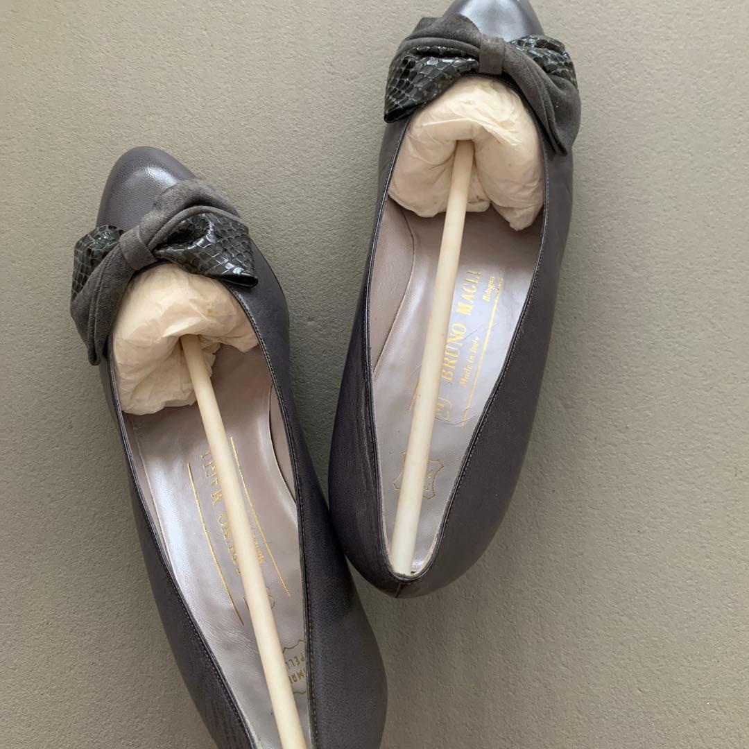 ブルーノマリ　リボンパンプス