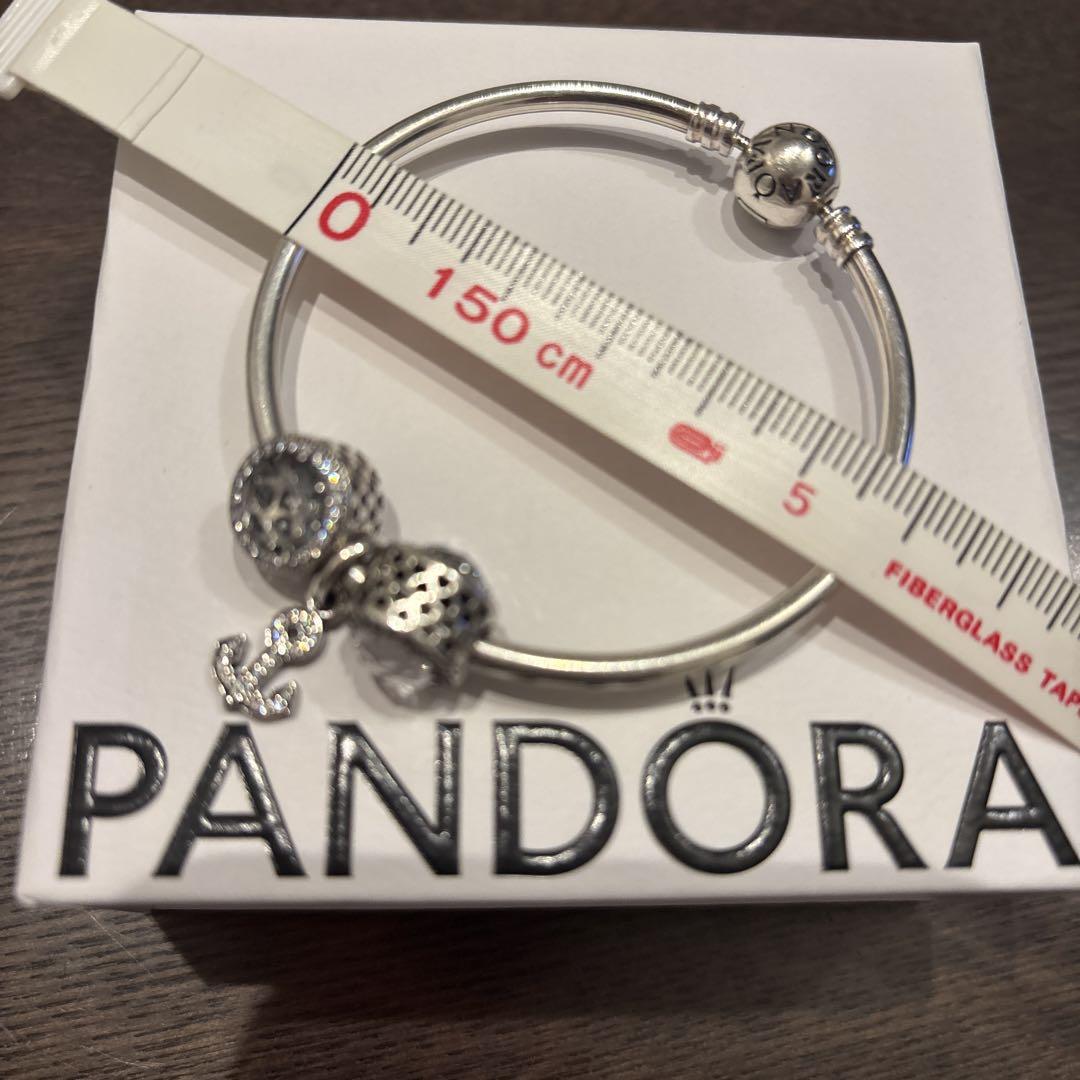 Pandora チャーム付きブレスレット - メルカリ