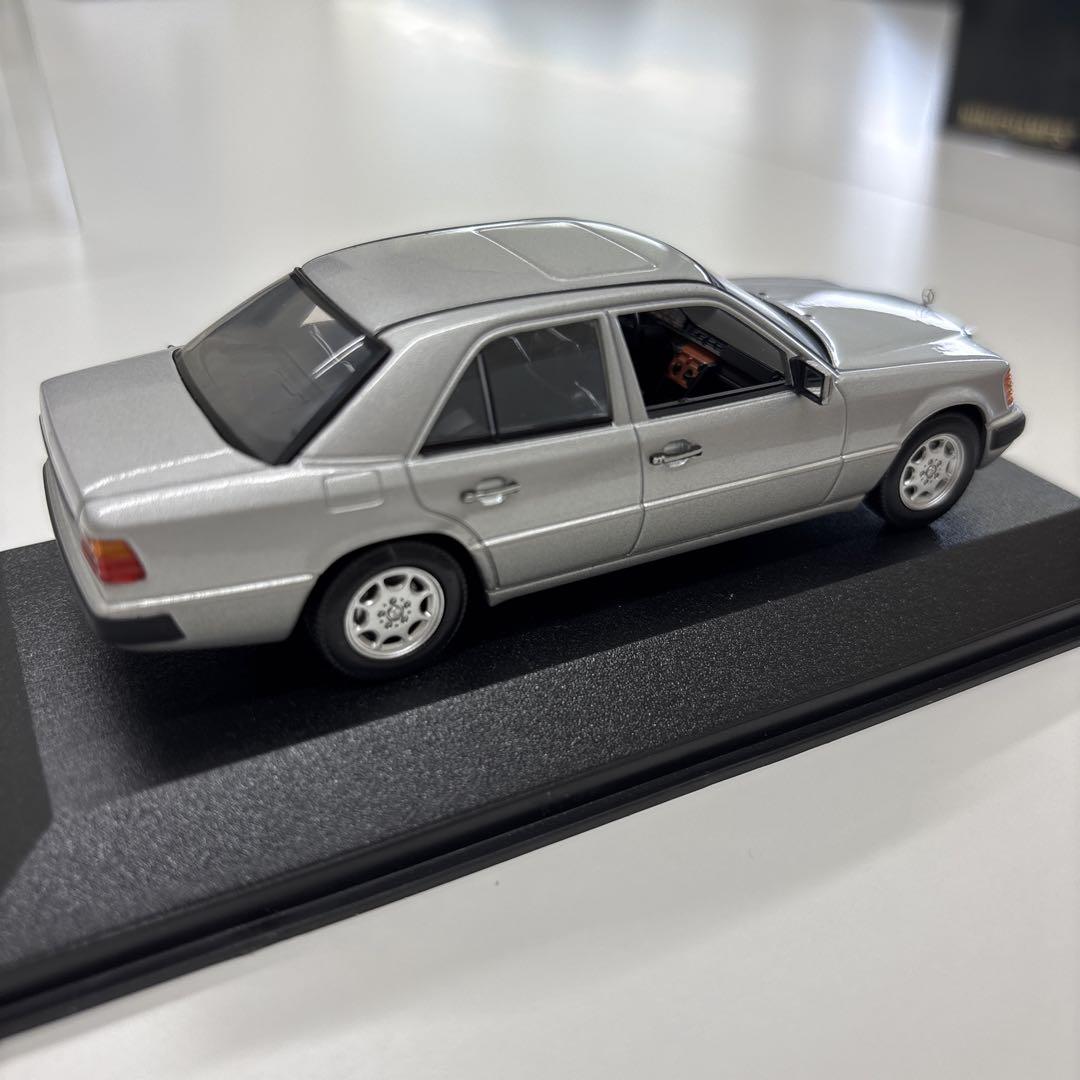 ミニチャンプス メルセデスベンツ230E シルバー - メルカリ