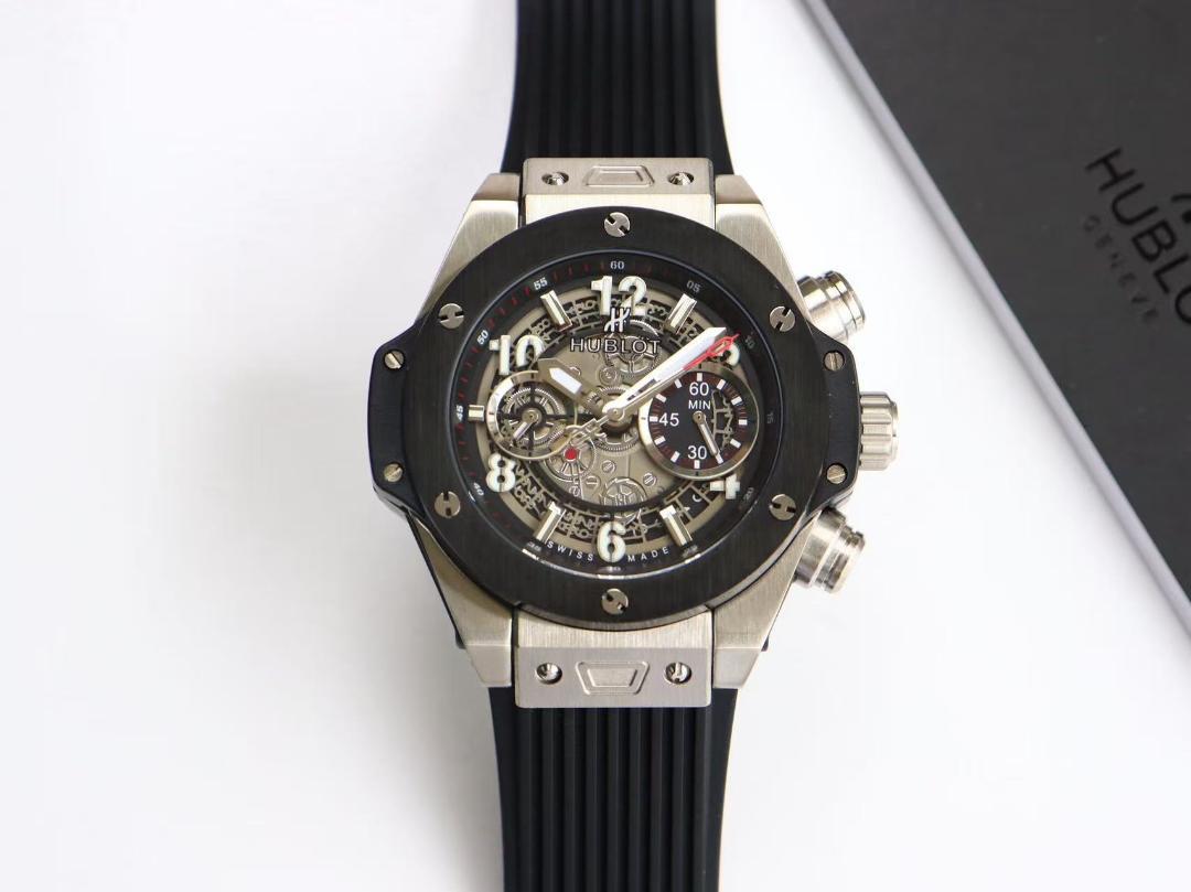 HUBLOT 美品ウブロ big bang 時計です 時計