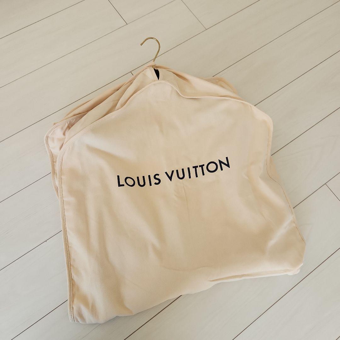 ‼️新品‼️LOUIS VUITTON 衣類カバー &ハンガーセット ‼️新品‼️LOUIS VUITTON 衣類カバー &ハンガーセット