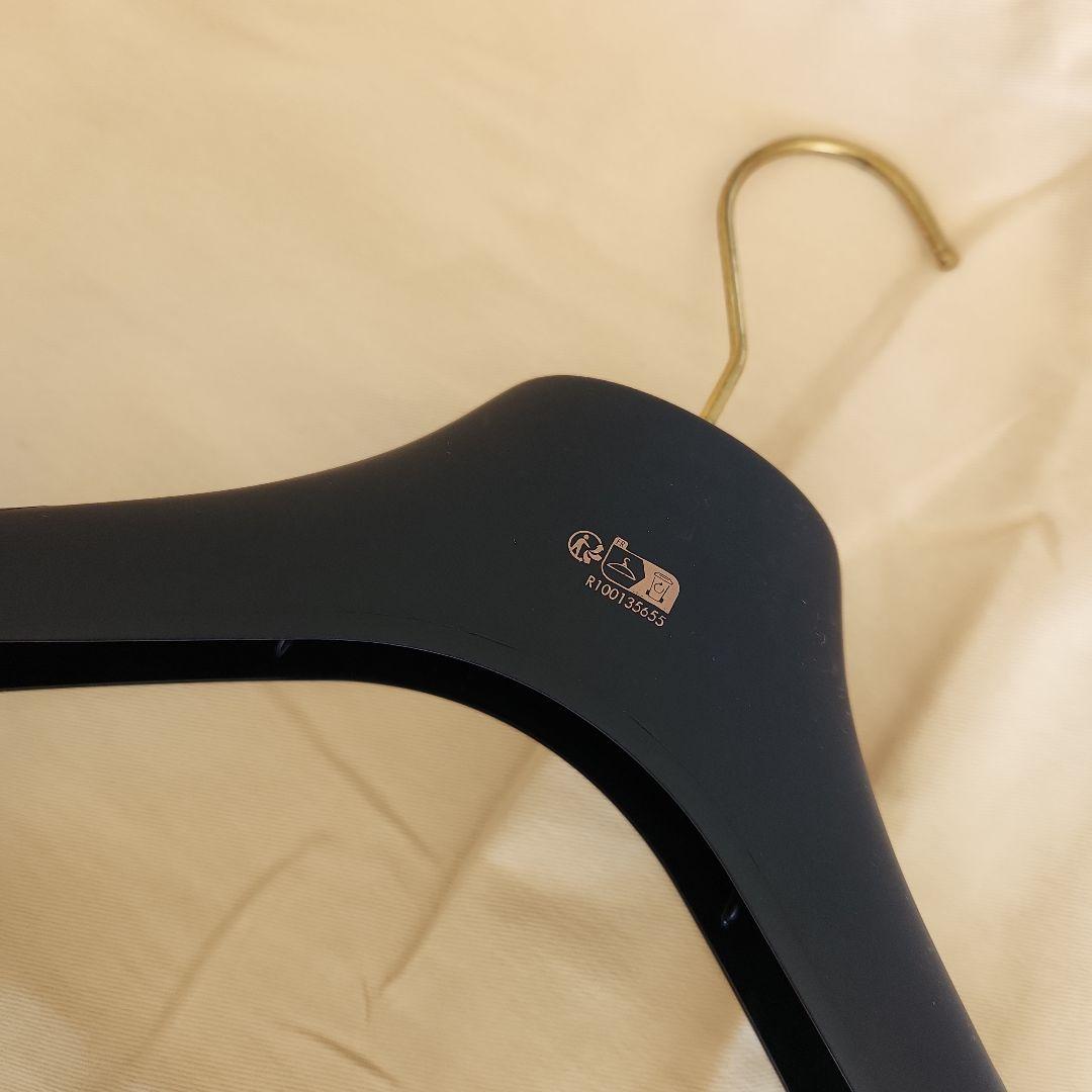 ‼️新品‼️LOUIS VUITTON 衣類カバー &ハンガーセット ‼️新品‼️LOUIS VUITTON 衣類カバー &ハンガーセット