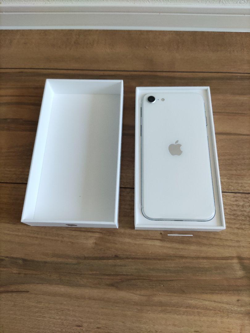 iPhone SE 第2世代 (SE2)64 GB simロック解除済み 未使用