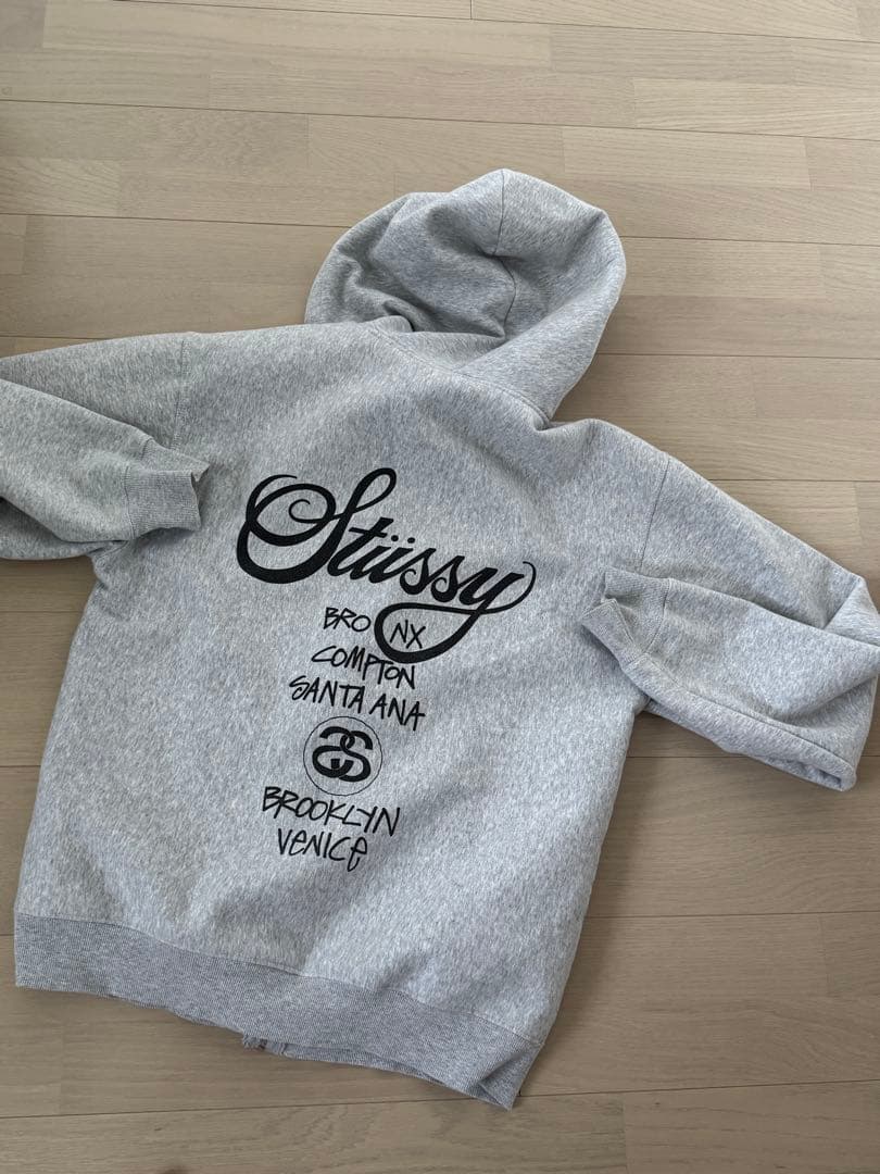 美品★Stüssy★グレー ジップアップパーカー