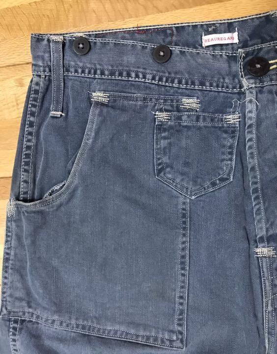 大人も着やすいシンプルファッション リーバイス RED レッド ビュー