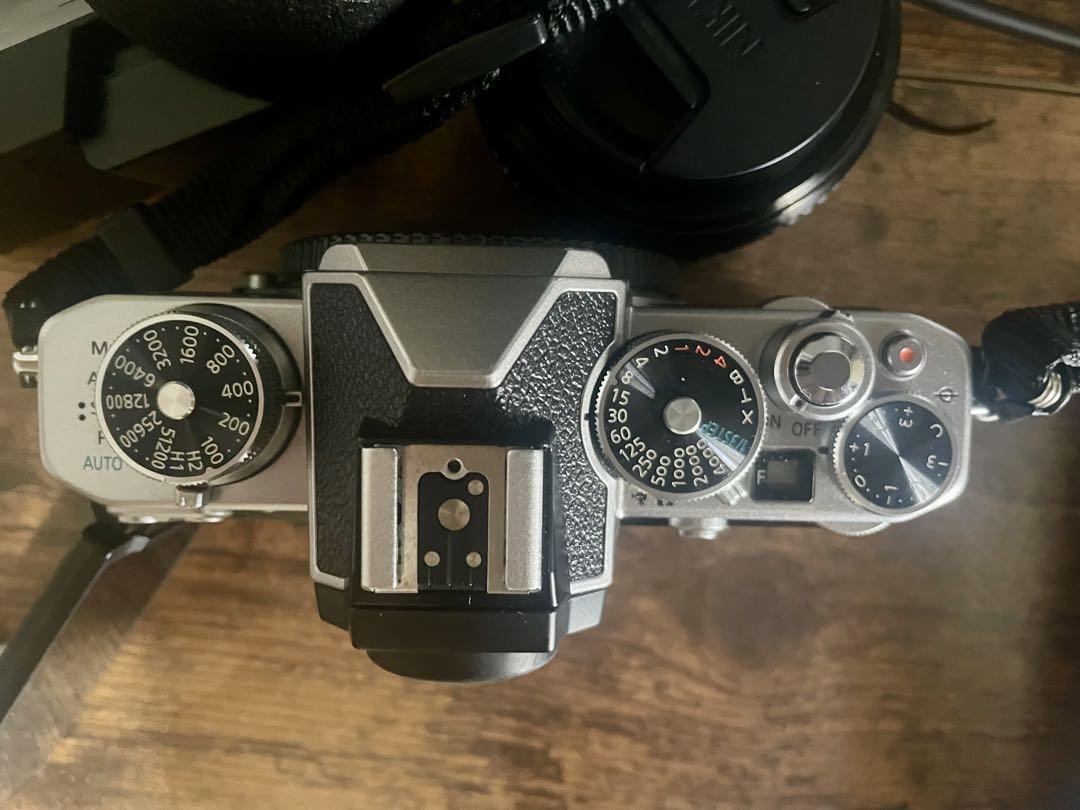 【ダリル】Nikon Z fc ミラーレスカメラ 本体とレンズ付き