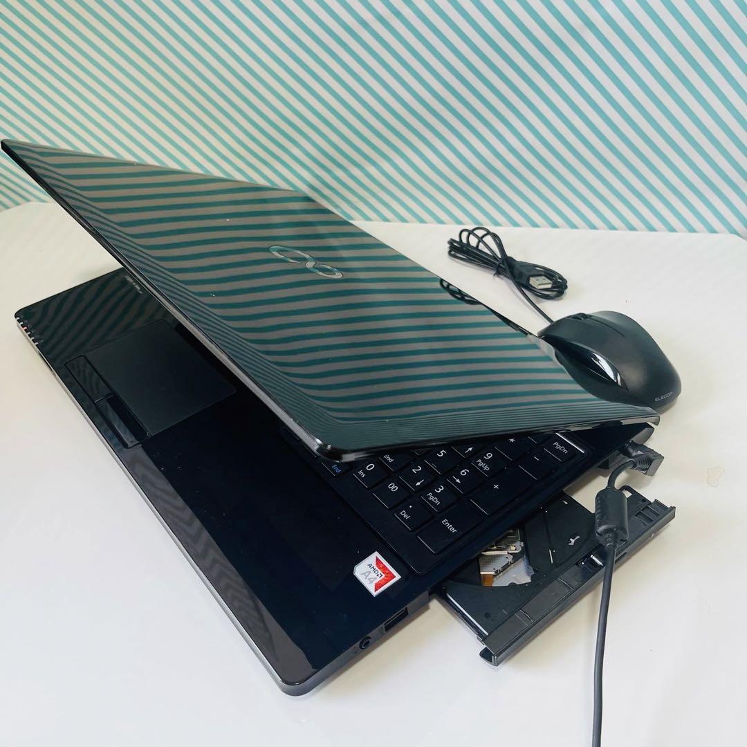 T284 Fujitsuノートパソコン WEBカメラSSD高速Windows11