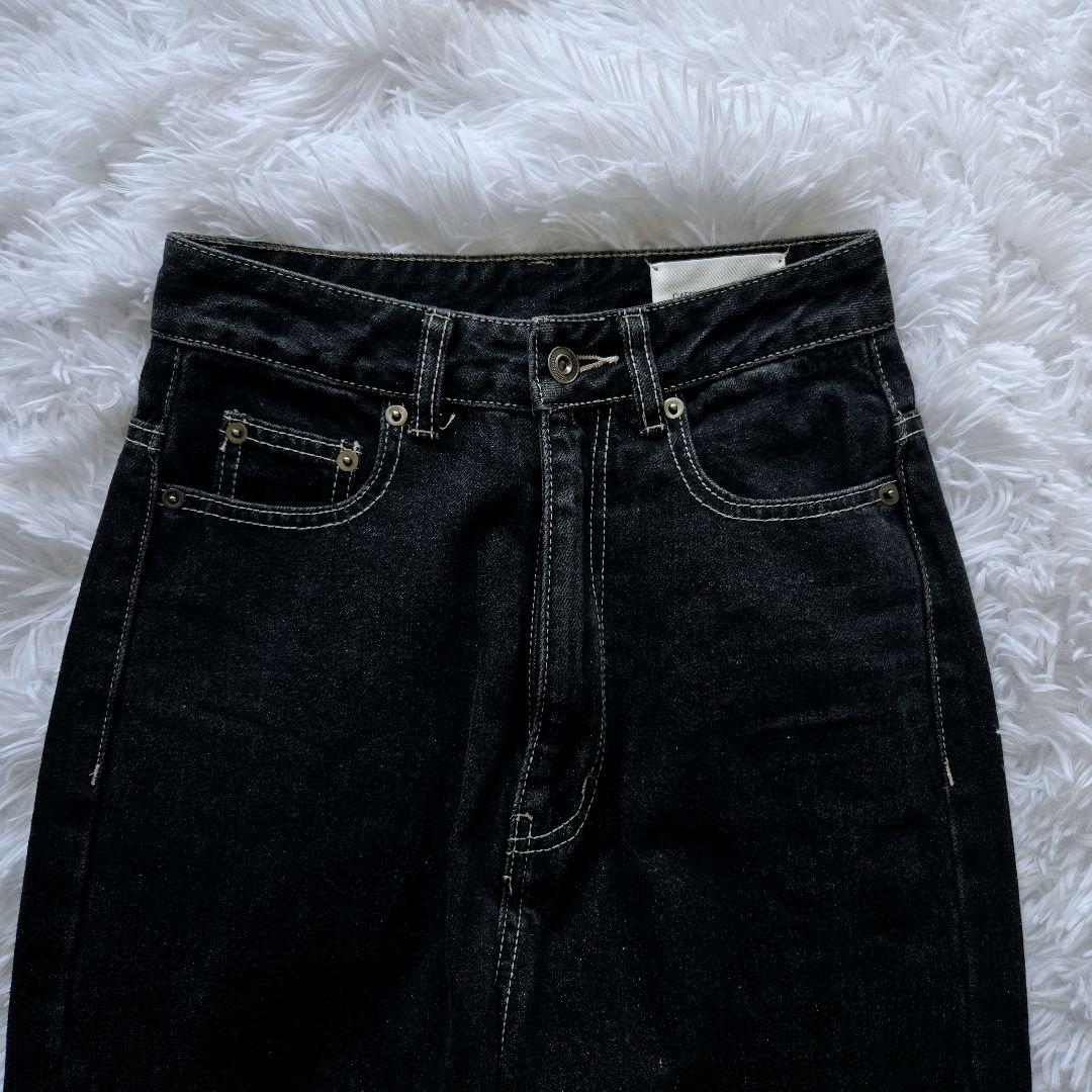美品 裾スリットスリムストレートデニム